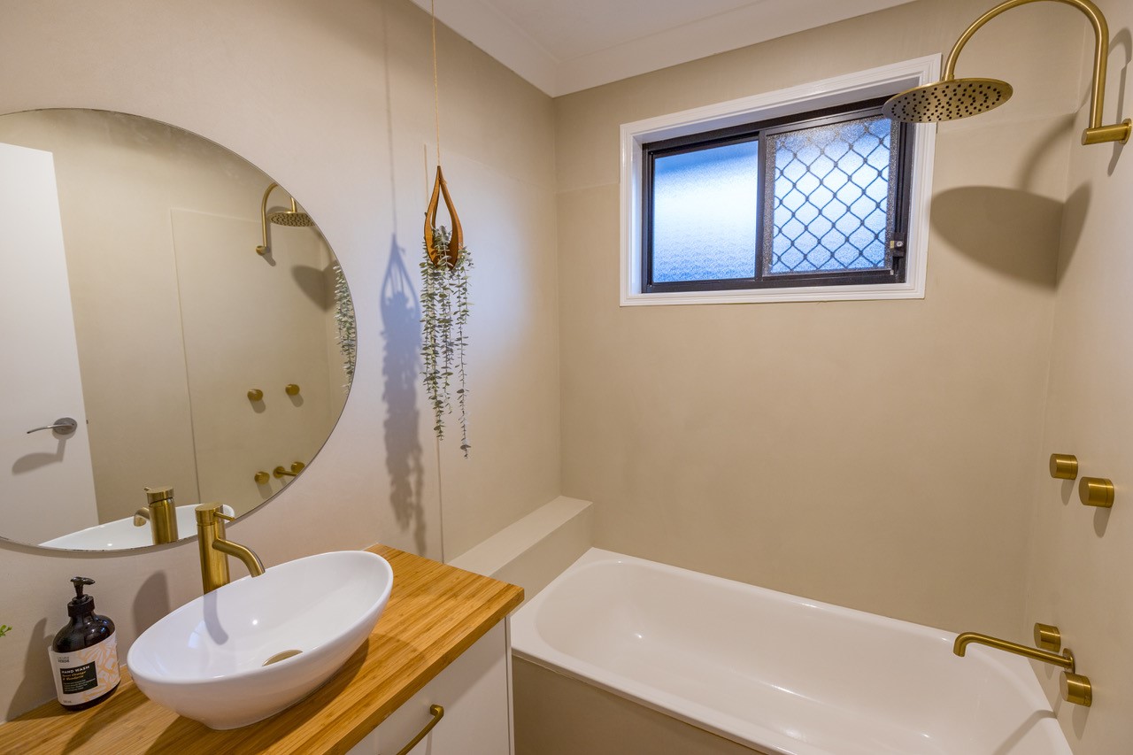 Microcement bathroom walls